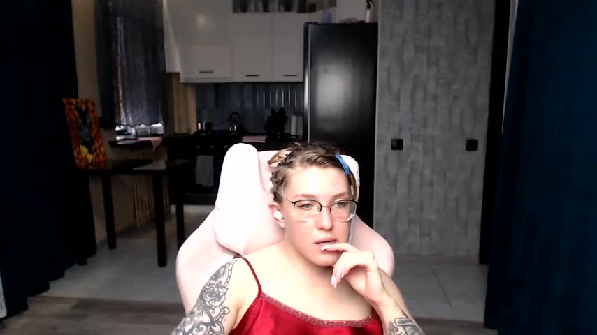 Reginasmilee Live Sex December 17, 2025