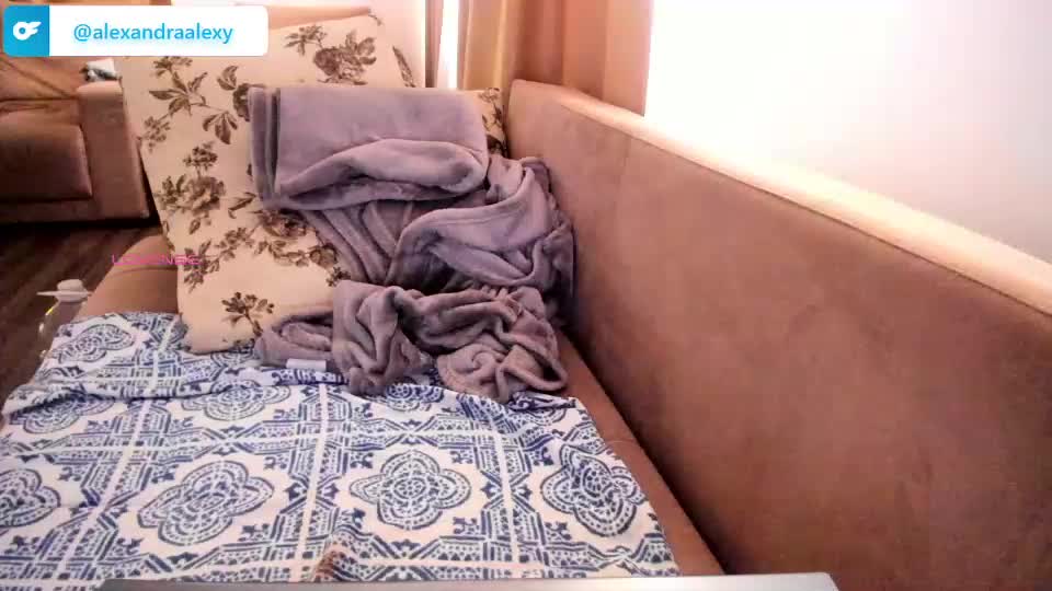 _just_a_simple_girl Live Sex December 14, 2025