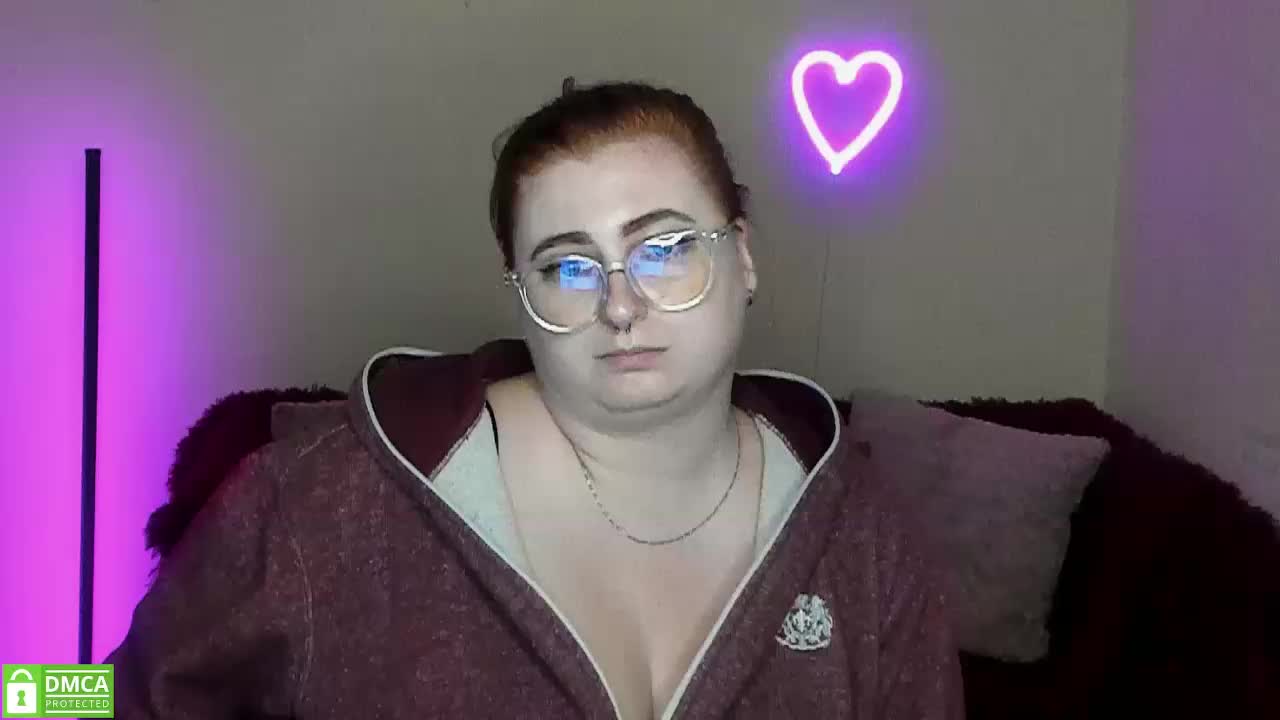 Aliciaredluv Live Sex December 17, 2025