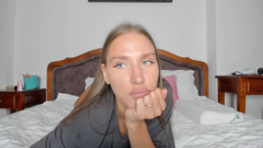 SofiClimbing Live Sex December 17, 2025