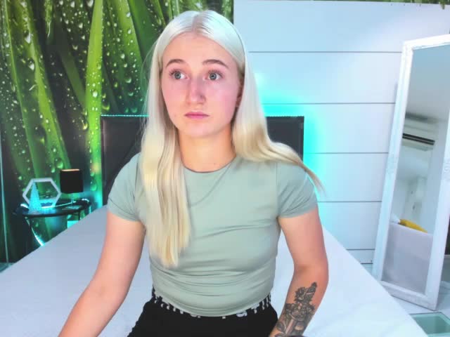 HollyTaillor Live Sex December 14, 2025