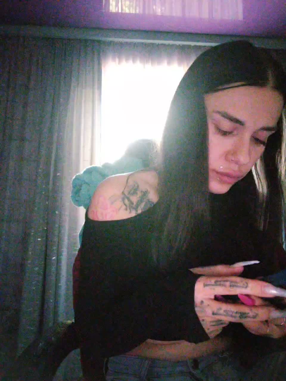 deva_maria Live Sex December 17, 2025