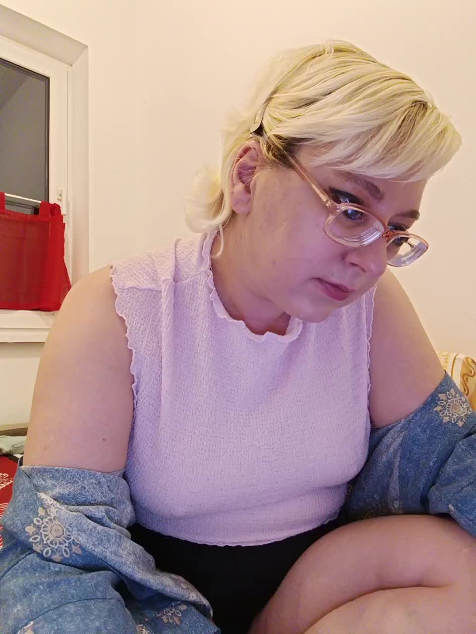 Vika211 Live Sex December 17, 2025