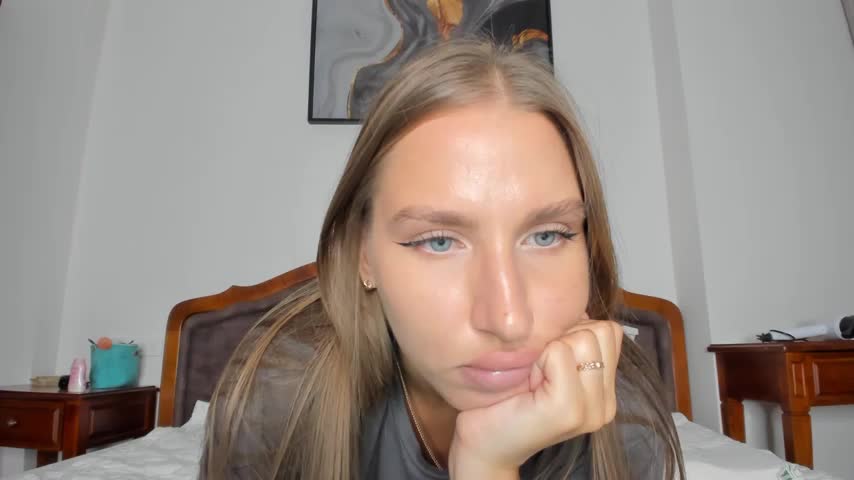 SofiClimbing Live Sex December 17, 2025