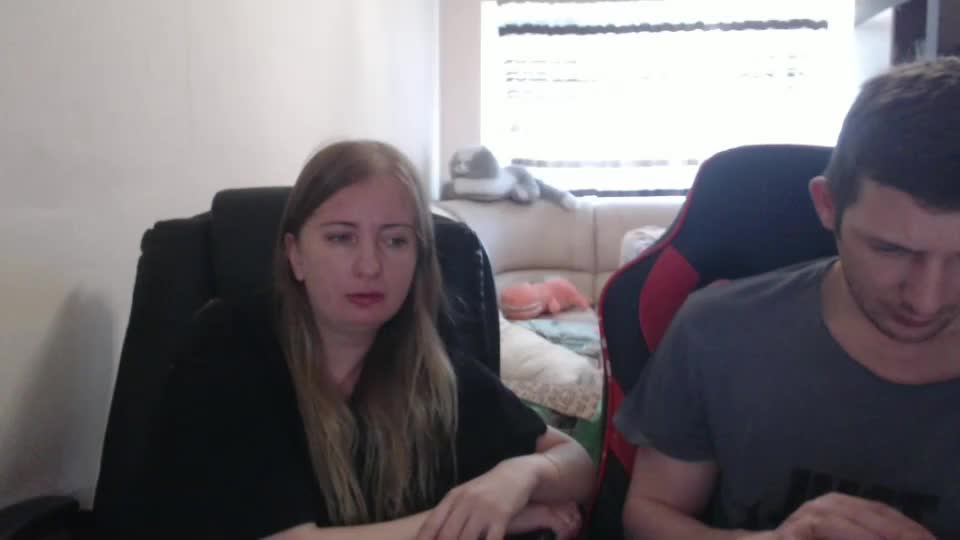 jenisandpeter Live Sex December 19, 2025