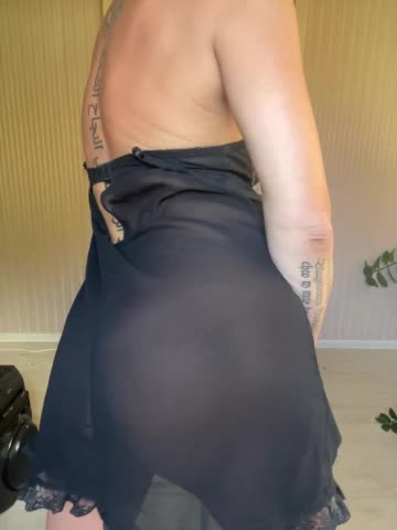 Karolina_Milf Live Sex December 14, 2025