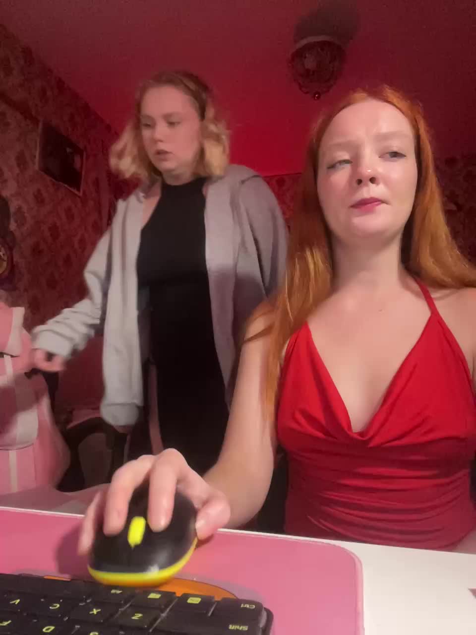 Radiants2 Live Sex December 13, 2025