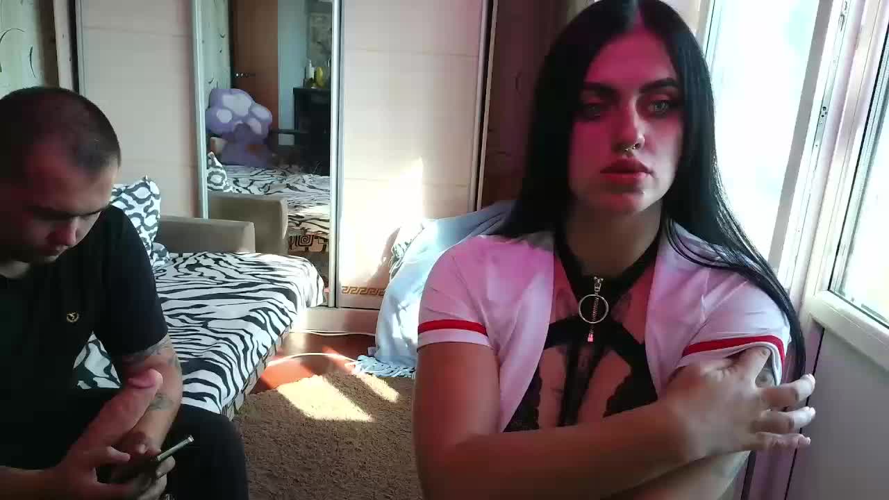 muzh-zhena Live Sex August 28, 2025