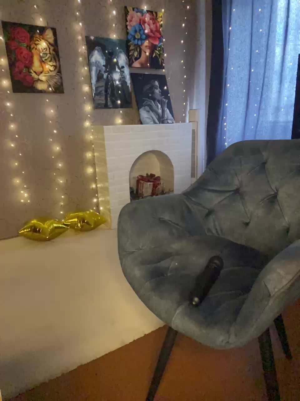 Vikki_tori_a Live Sex December 19, 2025