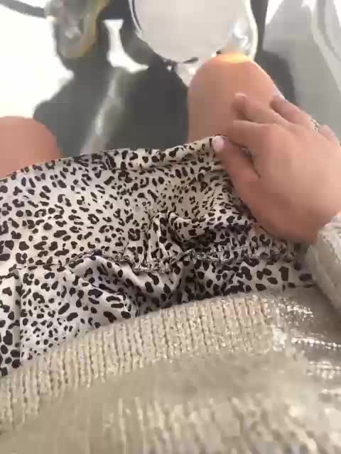 Karolina_Milf Live Sex December 14, 2025