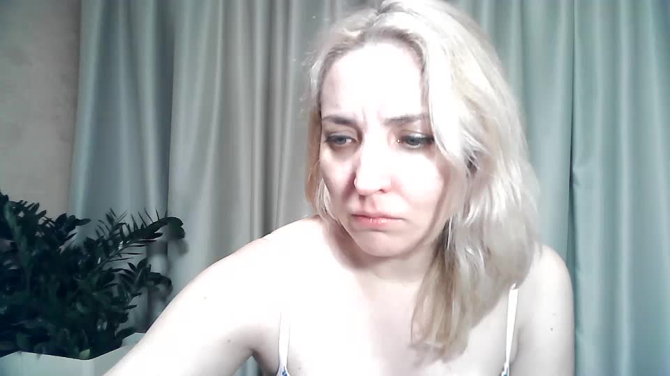 mariska-kiska Live Sex December 18, 2025