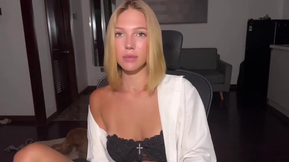 mia_floo Live Sex December 13, 2025