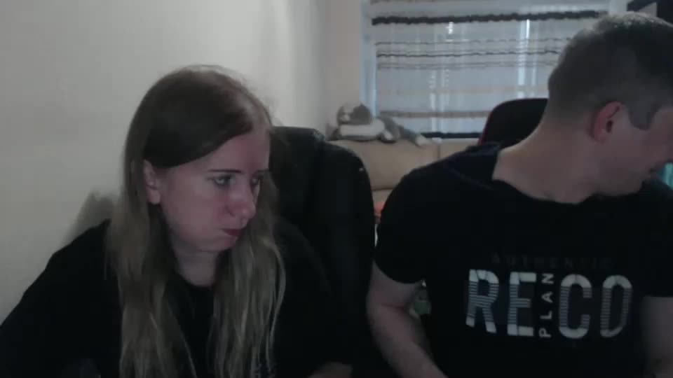 jenisandpeter Live Sex December 19, 2025