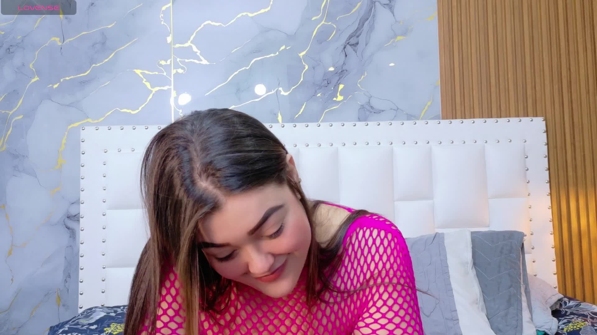 curvykinkydesire Live Sex December 15, 2025