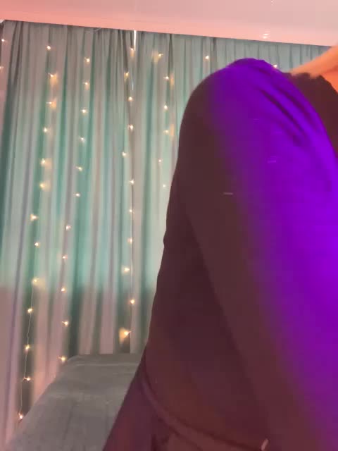 Stasya-moor Live Sex December 17, 2025