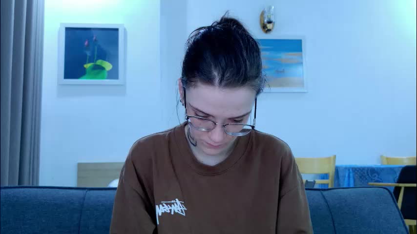 liya_still Live Sex December 13, 2025