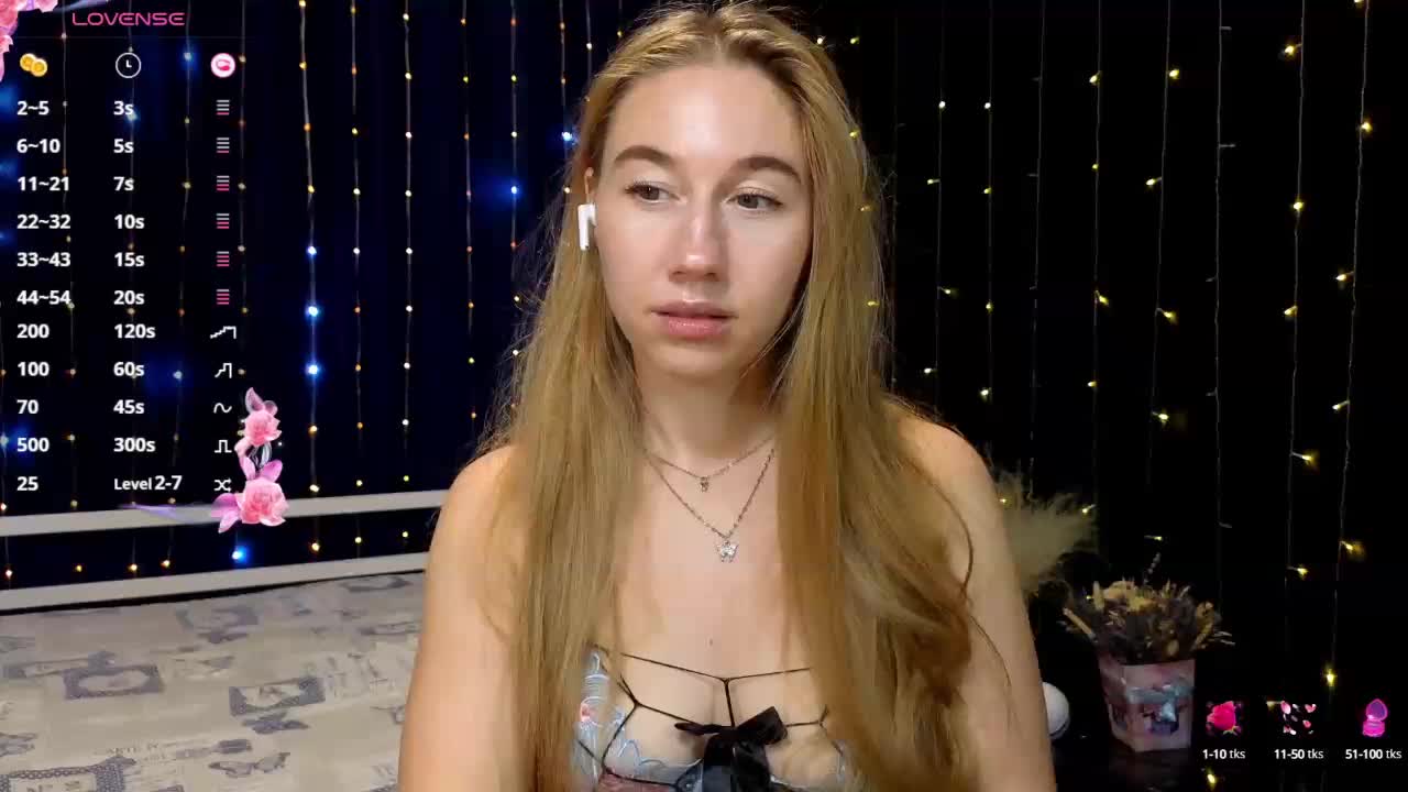 kiskaWEDNESDAY Live Sex December 18, 2025