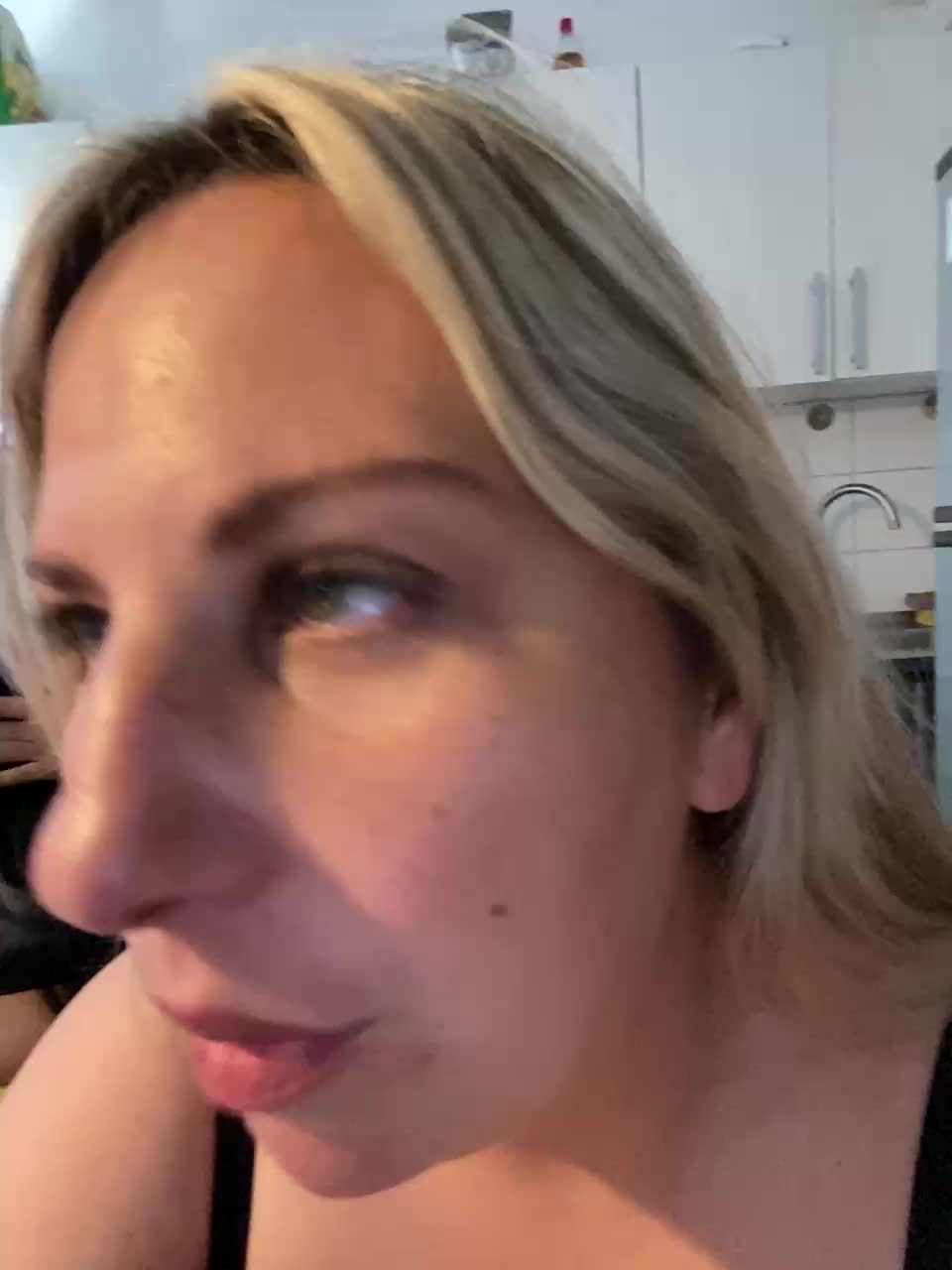 Roksi-8 Live Sex December 14, 2025