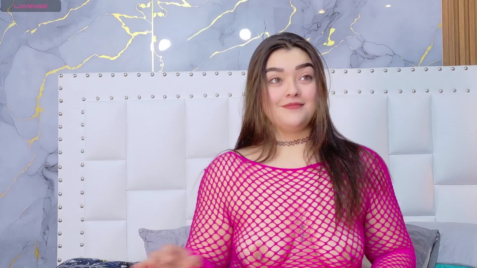 curvykinkydesire Live Sex December 15, 2025