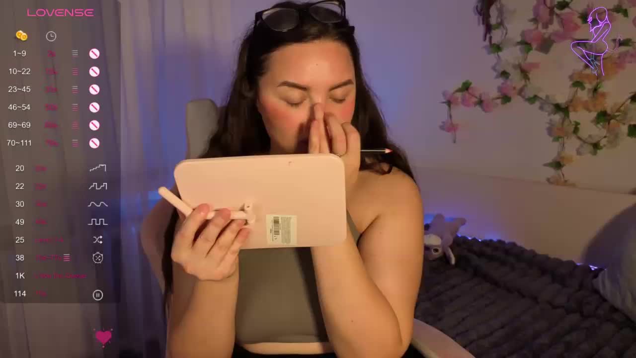 MiraSevan999 Live Sex December 17, 2025