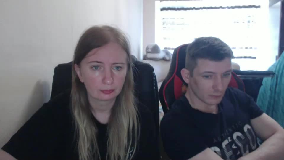 jenisandpeter Live Sex December 19, 2025