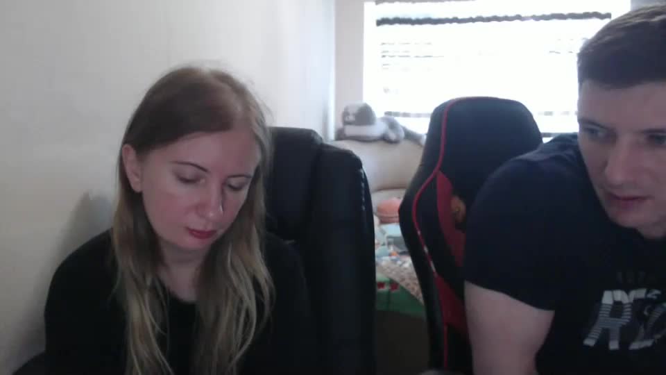 jenisandpeter Live Sex December 19, 2025
