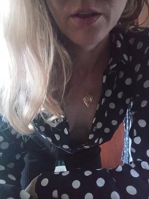 NinonDePeace Live Sex December 13, 2025