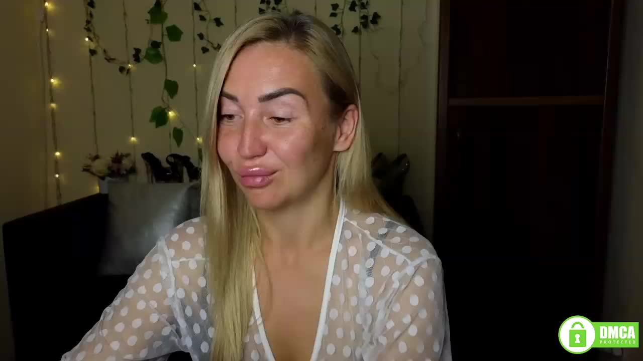 Jullyblondkiss Live Sex December 13, 2025