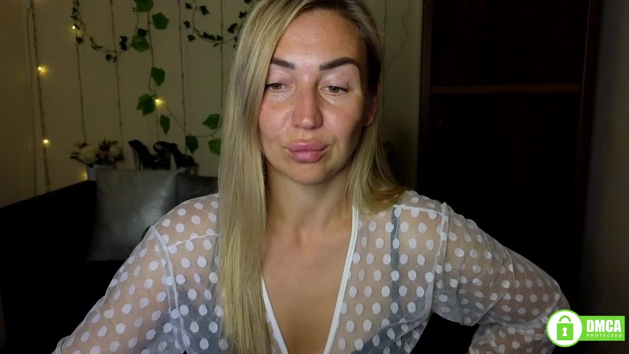 Jullyblondkiss Live Sex December 13, 2025