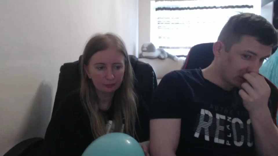 jenisandpeter Live Sex December 19, 2025
