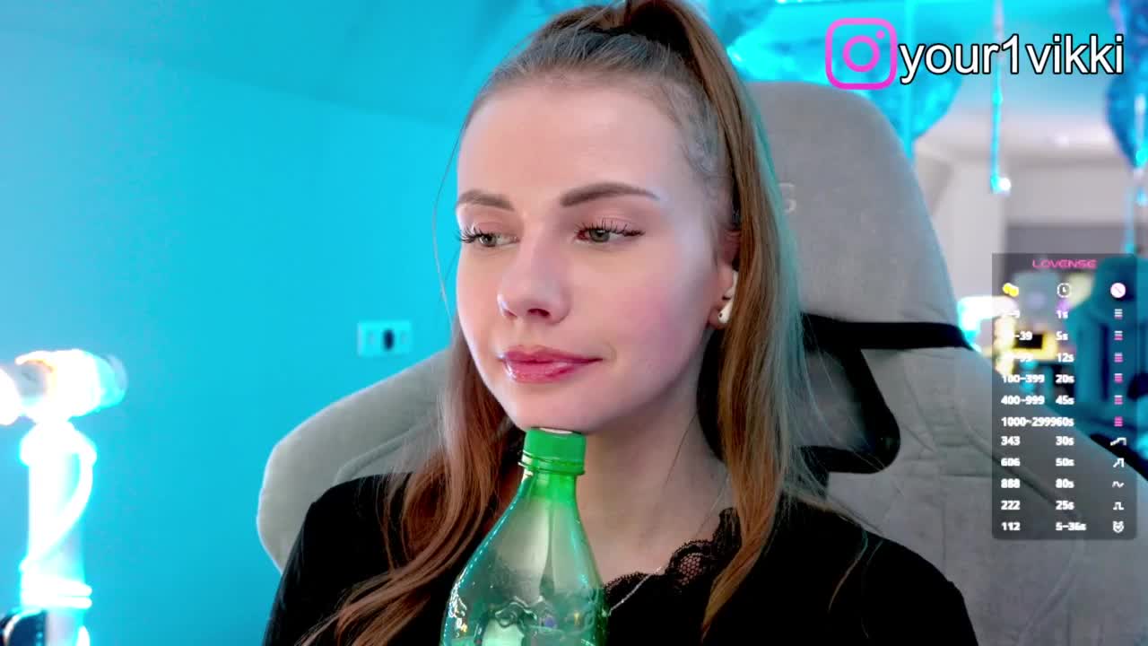 VikkiExtraCheese Live Sex December 18, 2025