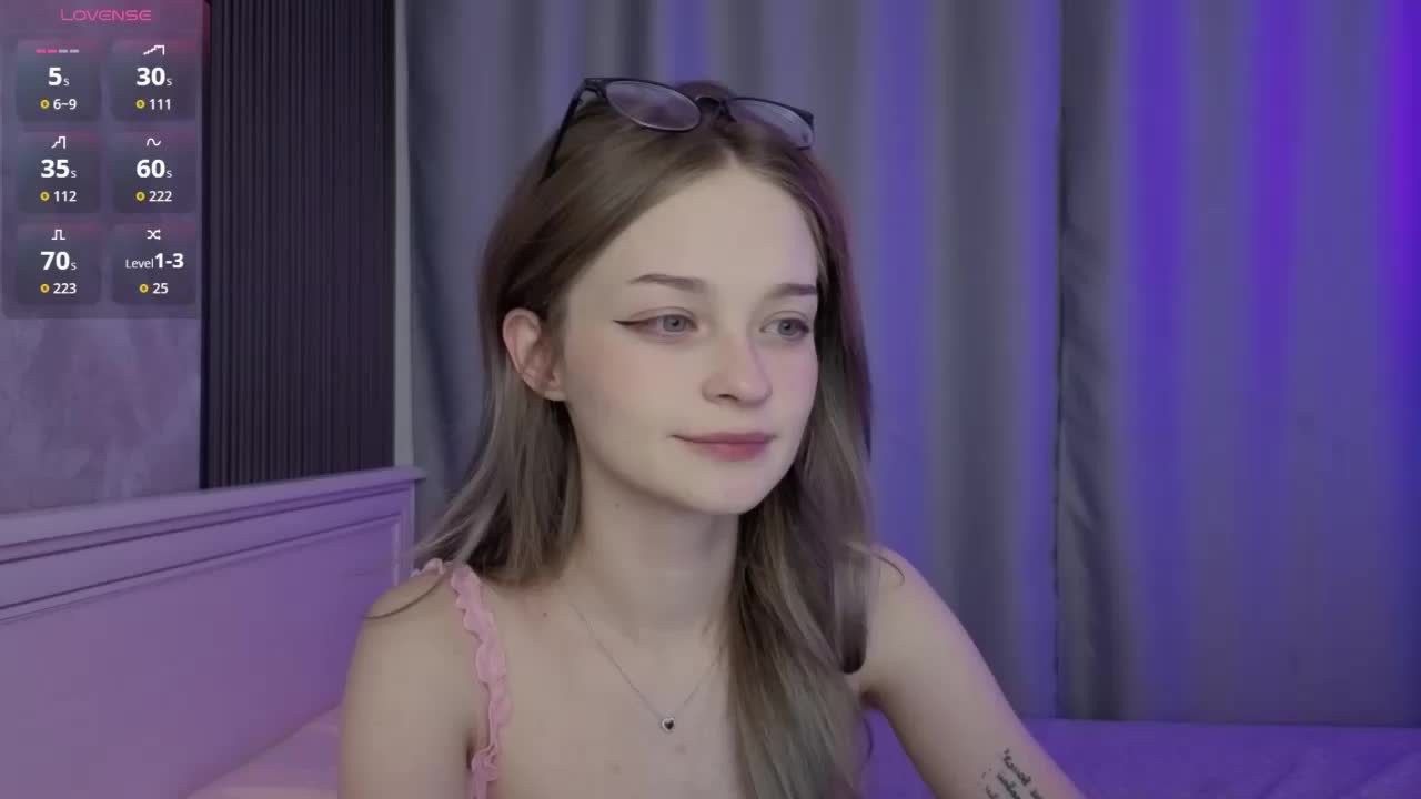 vialeta-baby Live Sex December 17, 2025