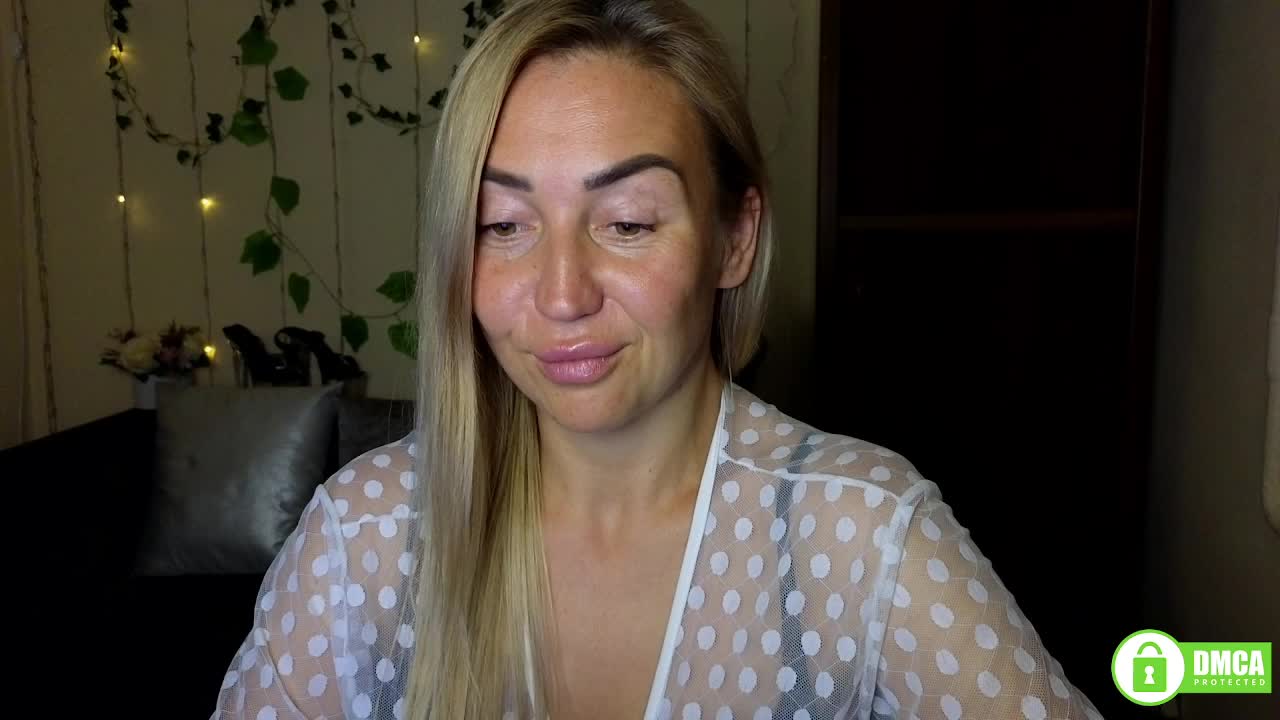 Jullyblondkiss Live Sex December 14, 2025