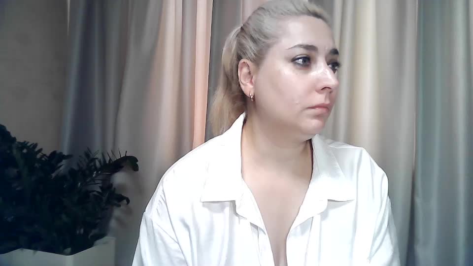 KickaIricka Live Sex December 14, 2025