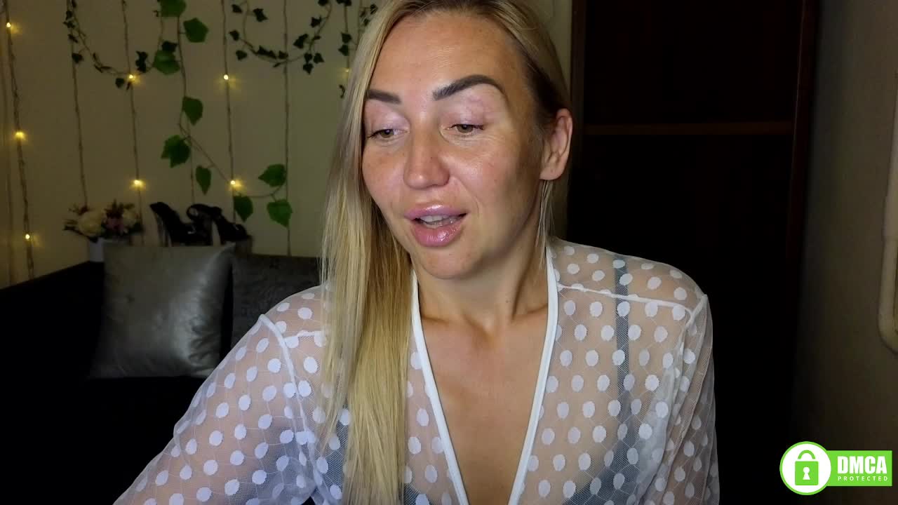 Jullyblondkiss Live Sex December 14, 2025