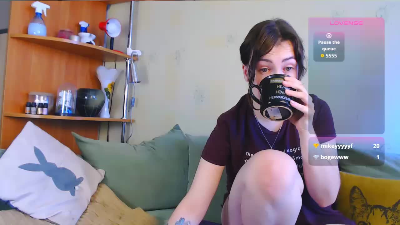 Caroline1995 Live Sex December 17, 2025