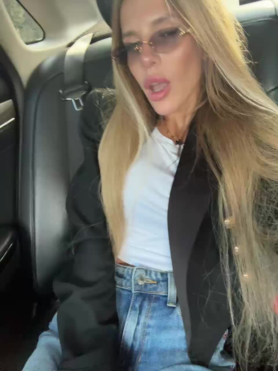 ALVUWKA Live Sex December 14, 2025