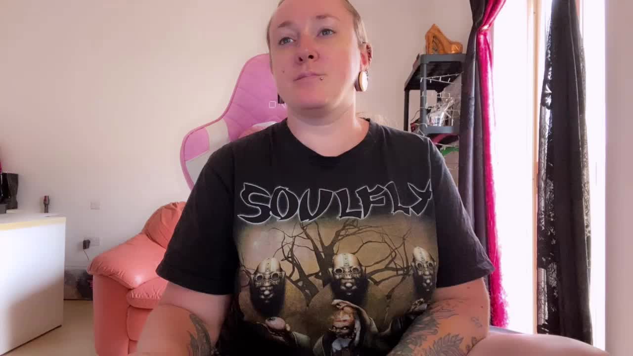 NylonQueen Live Sex December 14, 2025