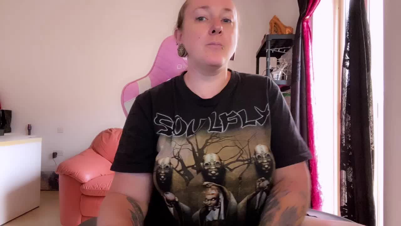 NylonQueen Live Sex December 14, 2025