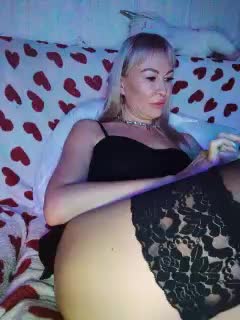 Blondi_Love Live Sex December 17, 2025