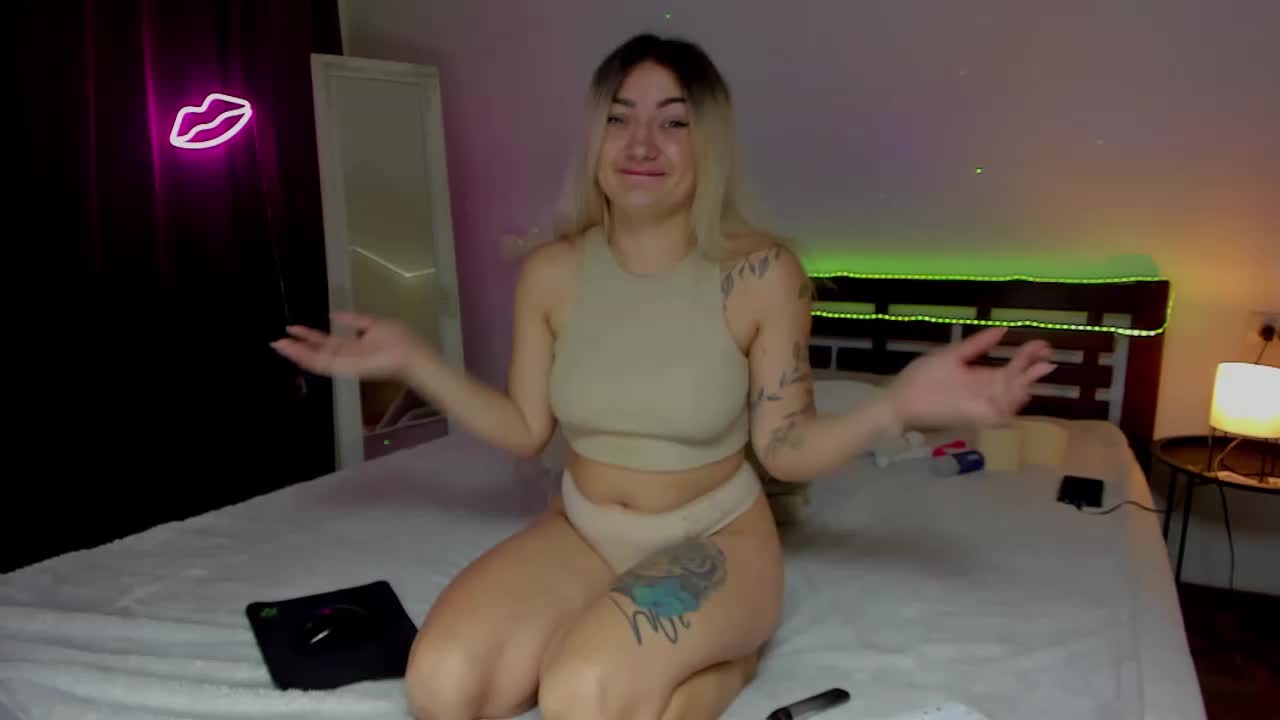 MikkiShows Live Sex December 19, 2025