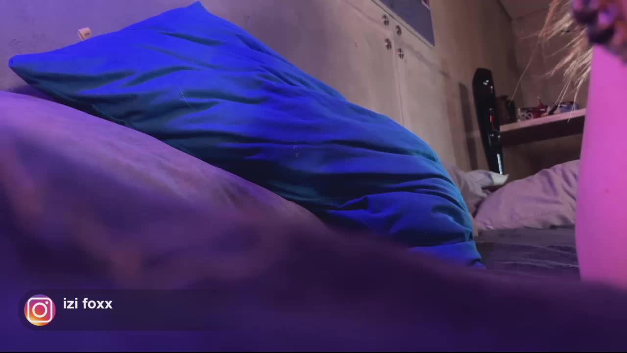 Na-izi Live Sex December 17, 2025