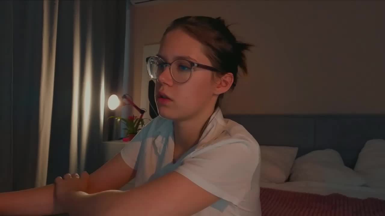 MiaLuw Live Sex December 14, 2025