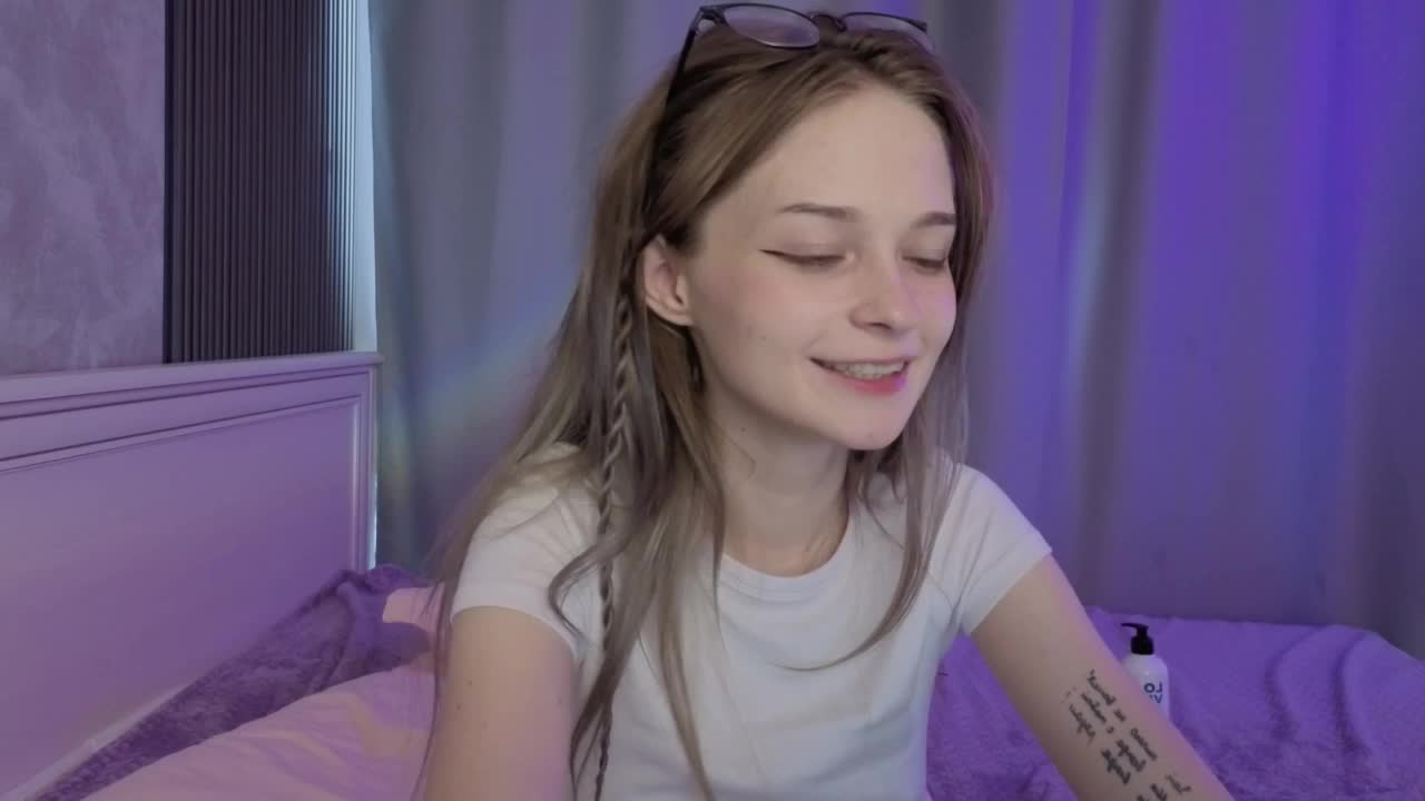 vialeta-baby Live Sex December 17, 2025