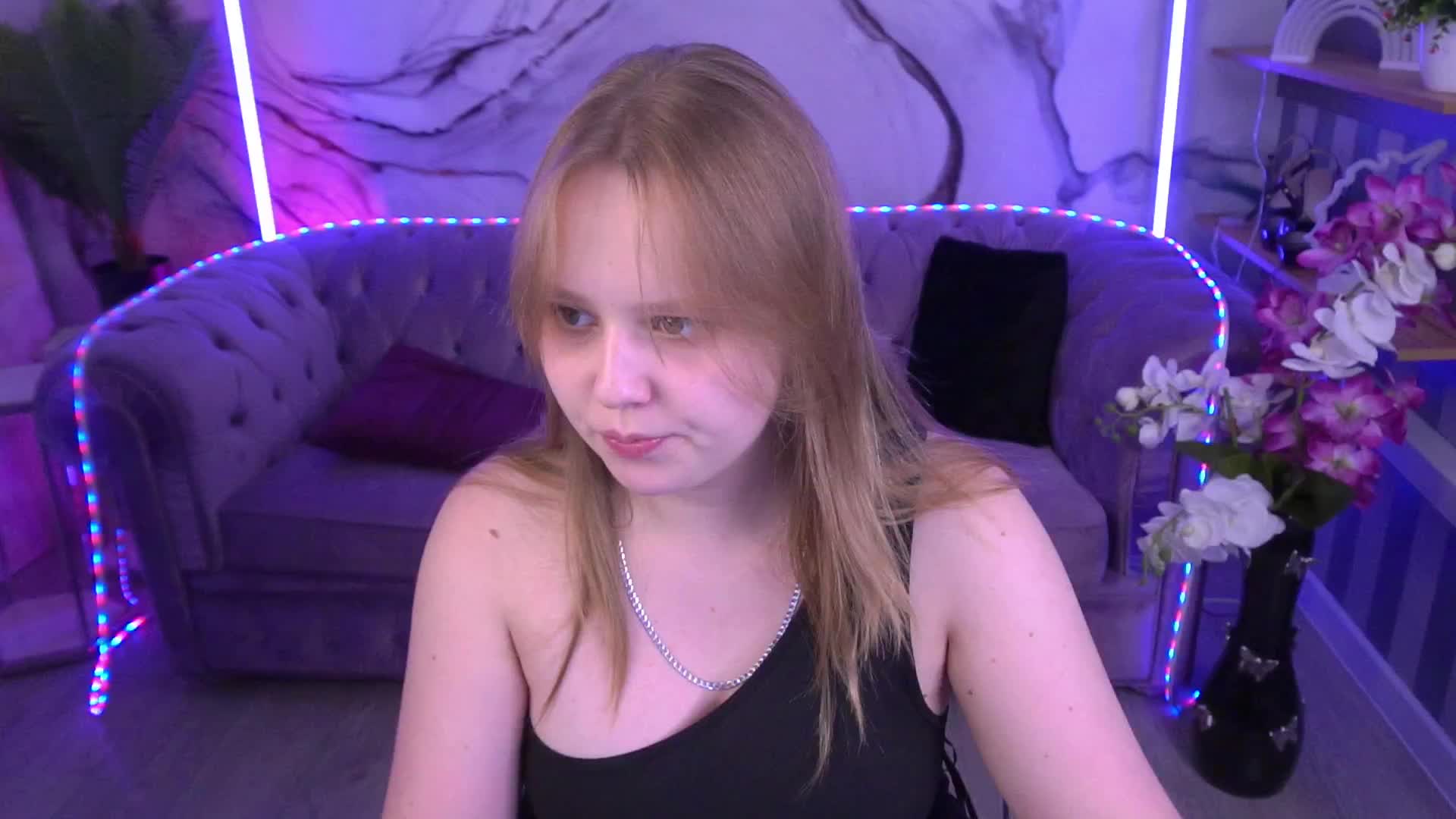 CrystallPaws Live Sex December 18, 2025