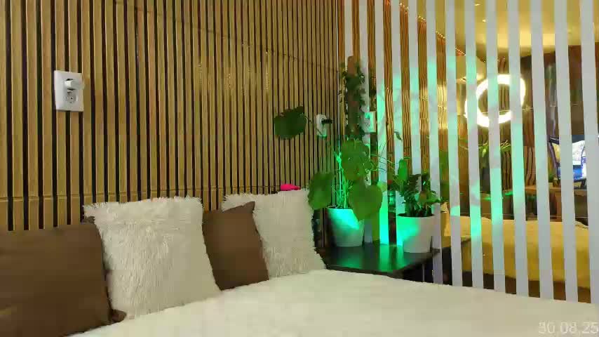 -Violettttta- Live Sex December 14, 2025