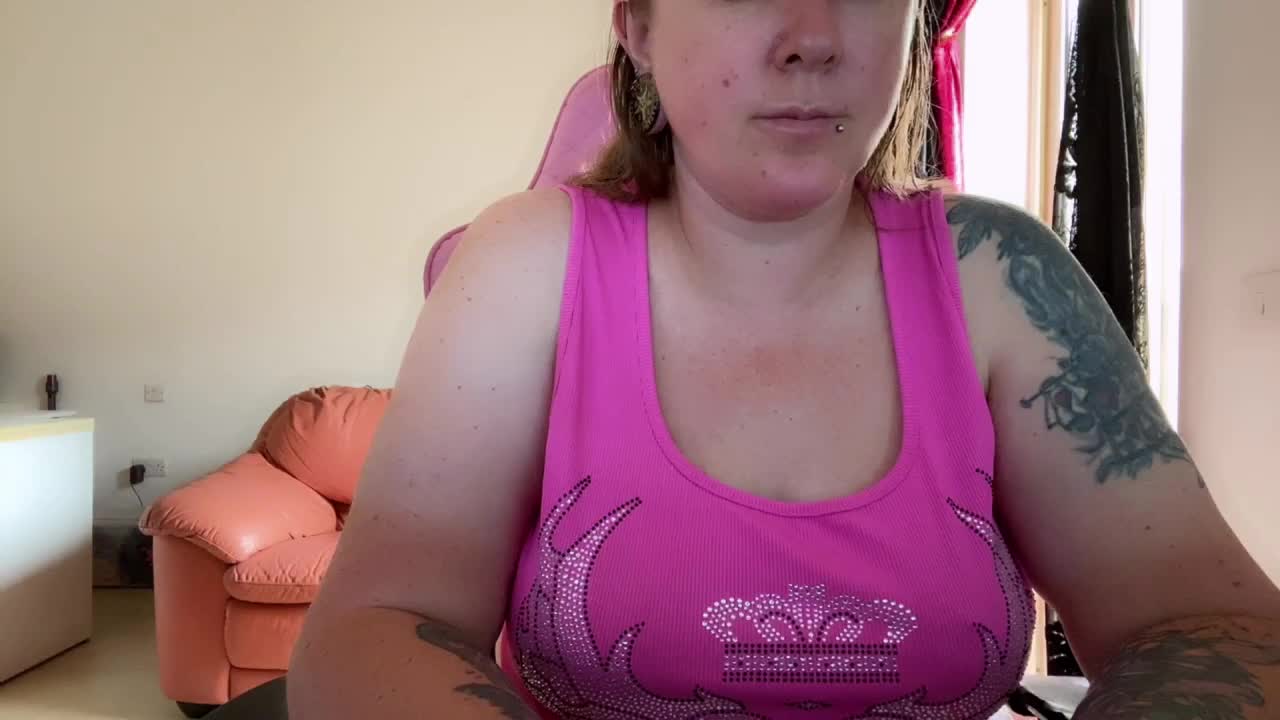 NylonQueen Live Sex December 14, 2025