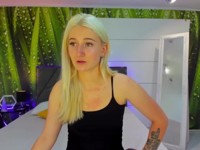 HollyTaillor Live Sex December 14, 2025