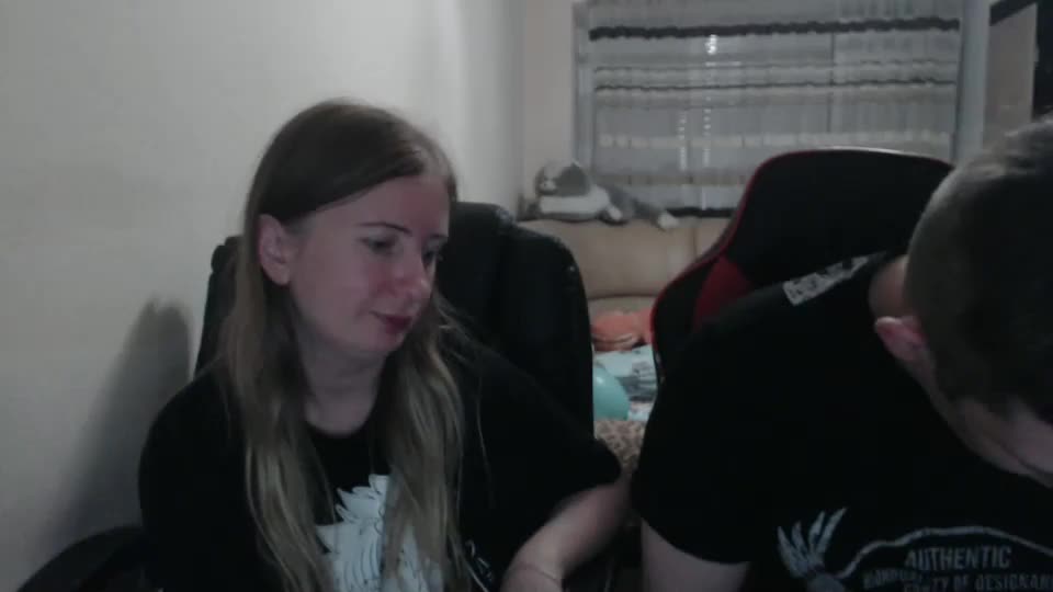 jenisandpeter Live Sex December 19, 2025