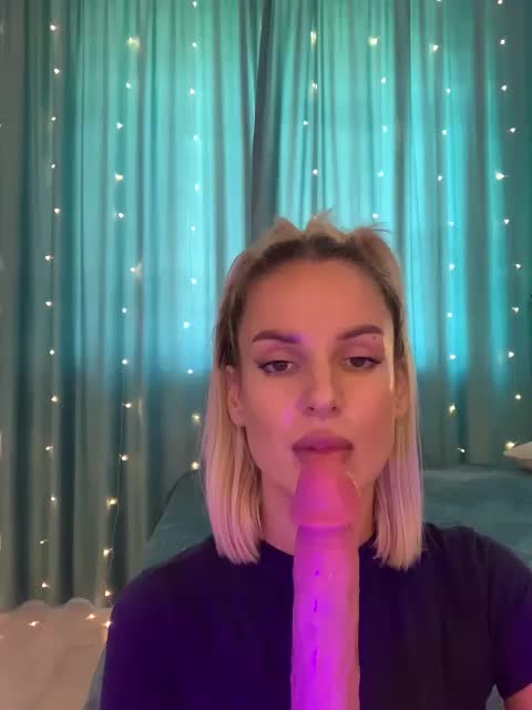 Stasya-moor Live Sex December 17, 2025